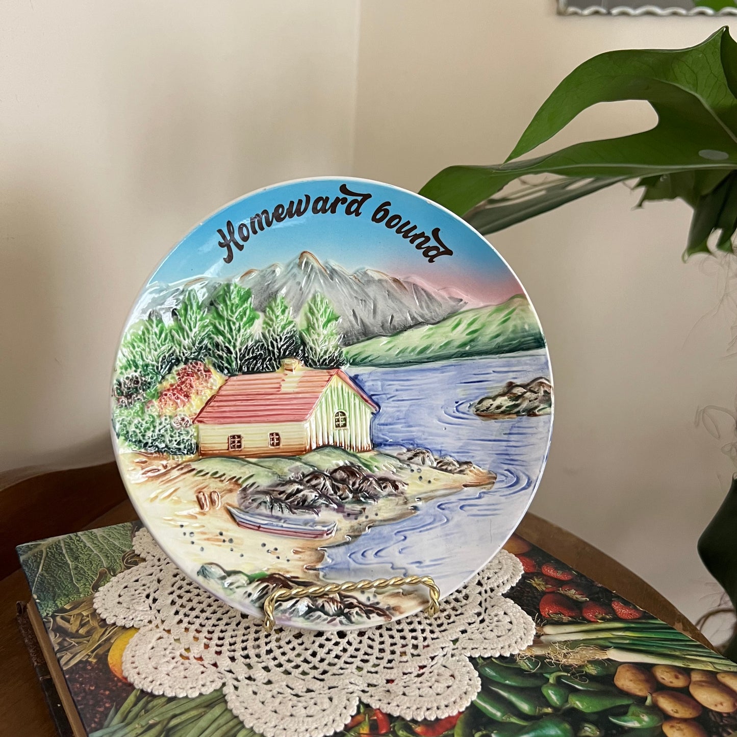 Homeward Bound - Vintage 3D Hanging Plate